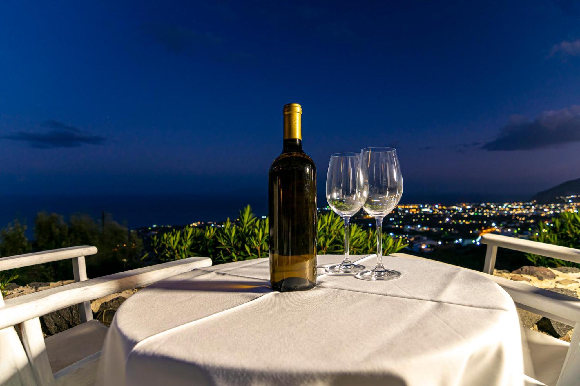 Phaos Santorini Suites 易莫洛林 外观 照片