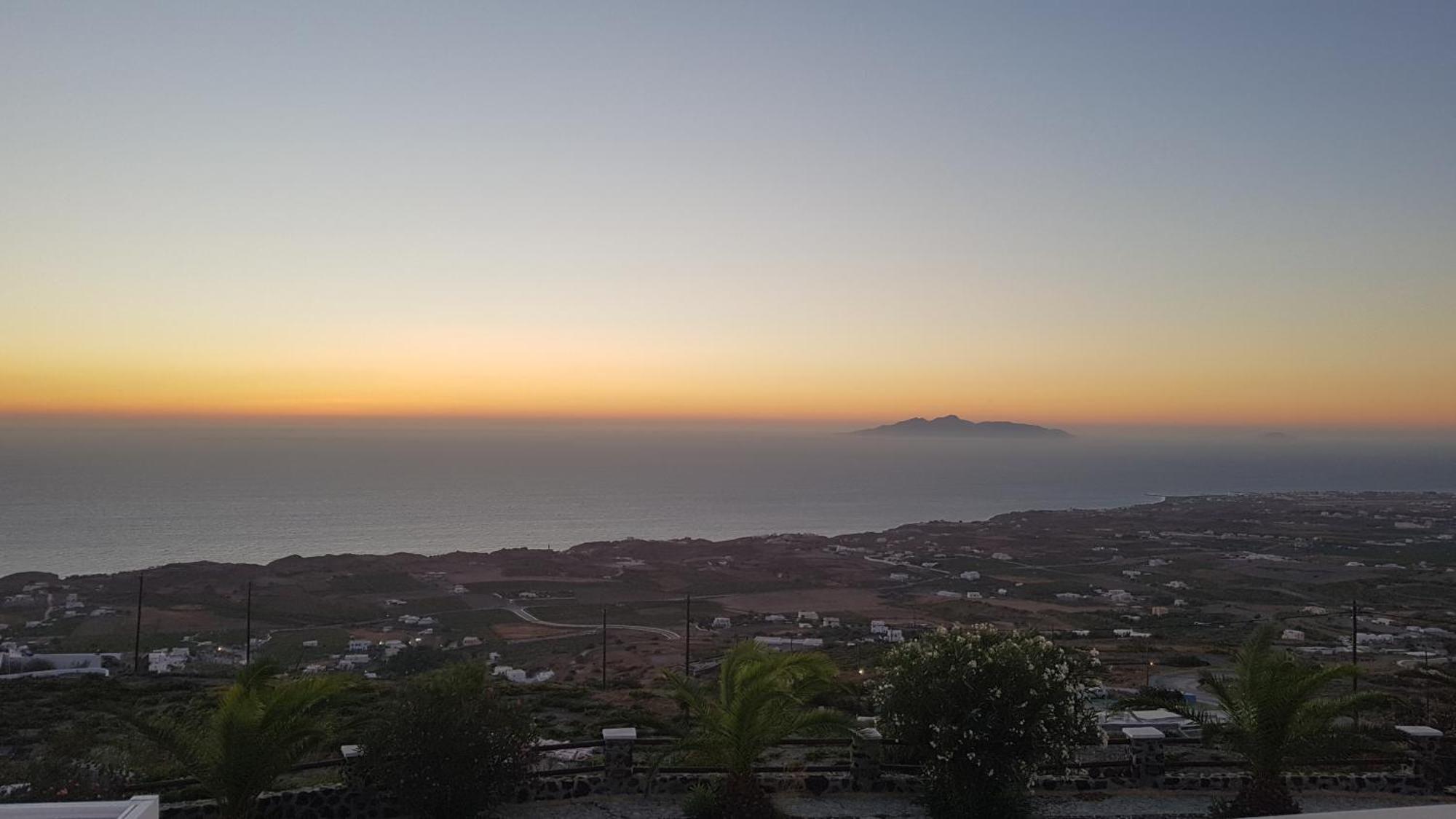 Phaos Santorini Suites 易莫洛林 外观 照片