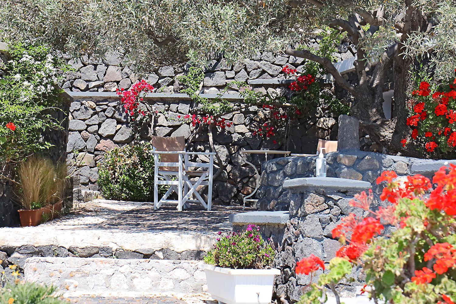 Phaos Santorini Suites 易莫洛林 外观 照片