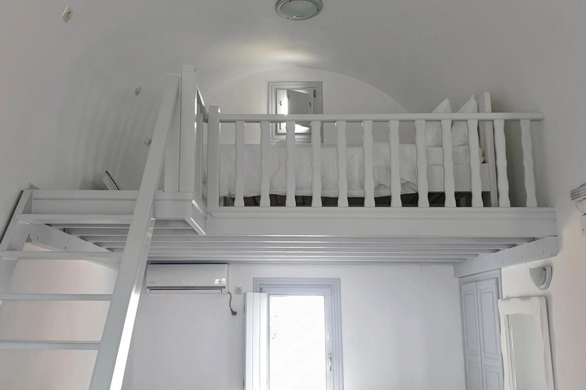 Phaos Santorini Suites 易莫洛林 外观 照片