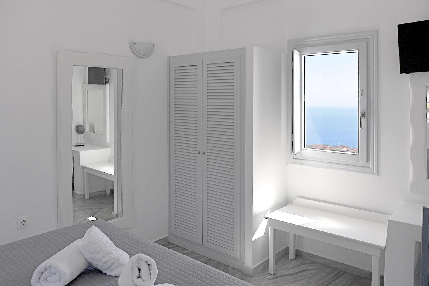 Phaos Santorini Suites 易莫洛林 外观 照片