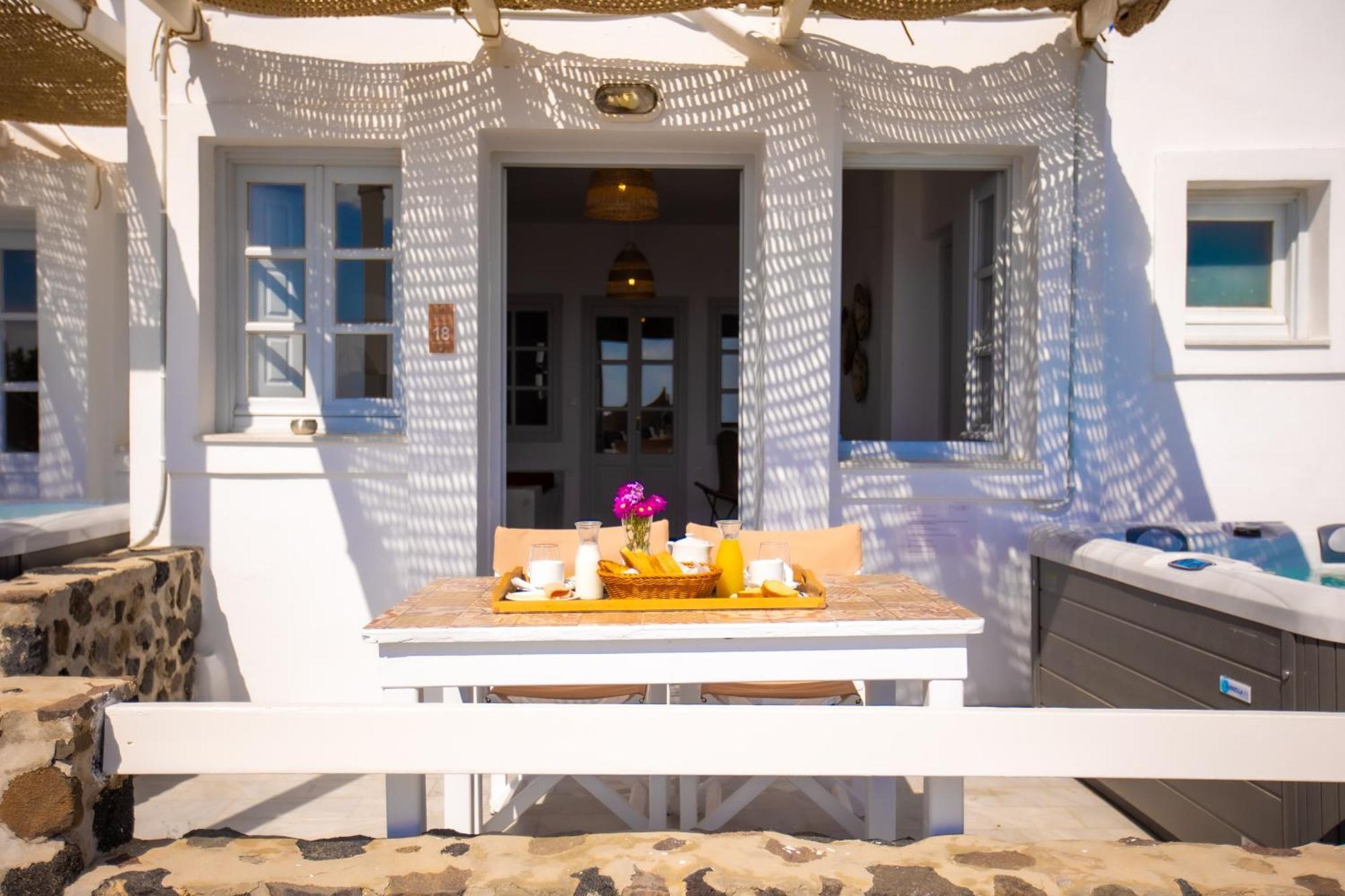 Phaos Santorini Suites 易莫洛林 外观 照片